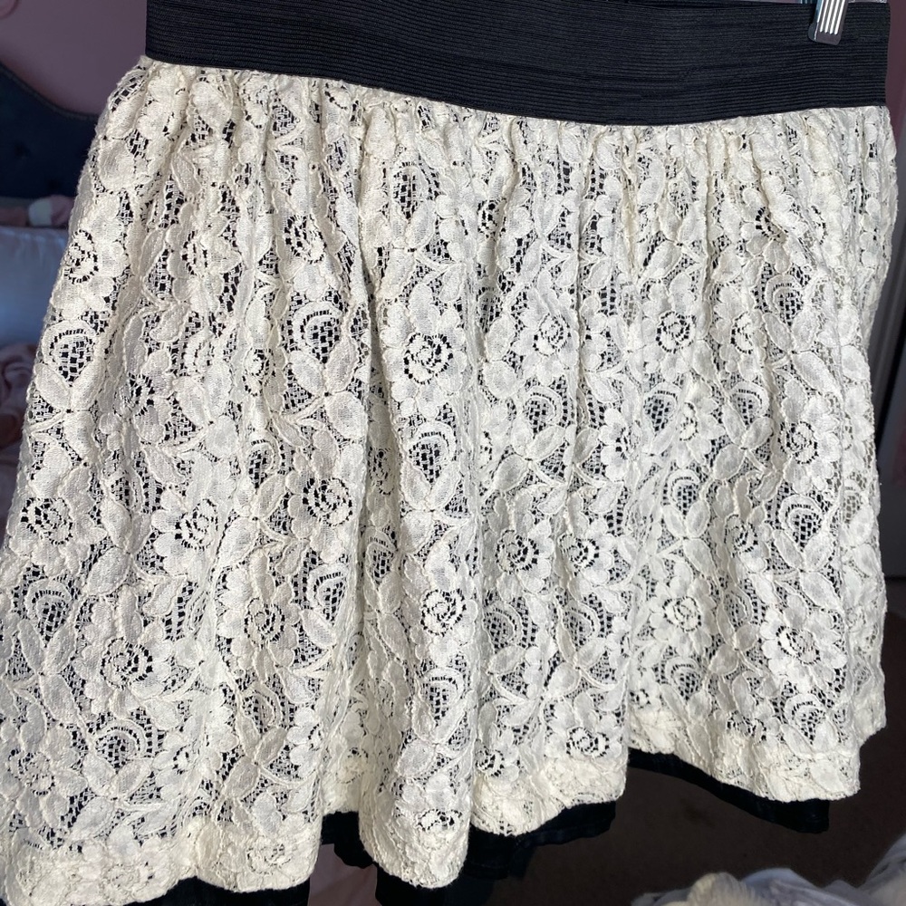 White and black lace skirt. Size Medium. Worn maybe 3-4 times.